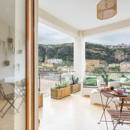 Maison d'hôtes Sorrentovibes - Luxury Four Bedroom With Amazing Terraces In 4*