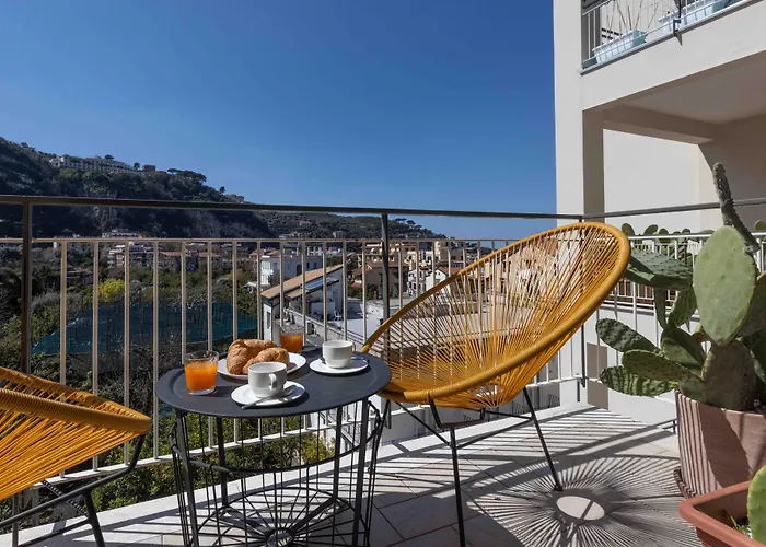 Sorrentovibes - Luxury Four Bedroom With Amazing Terraces In בית הארחה